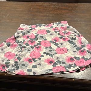 Girls flower skirt size small